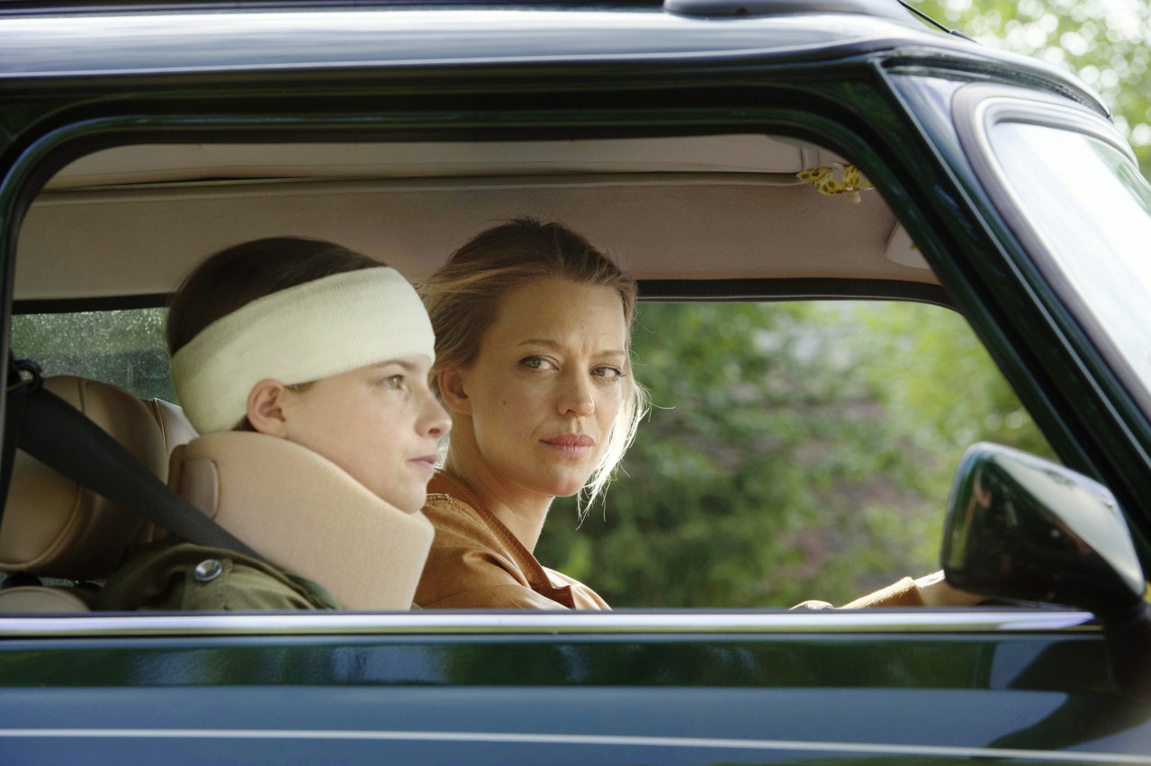 About a girl - Bild 10