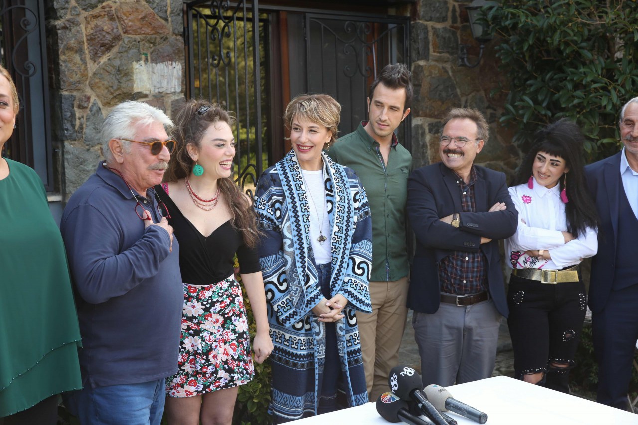 Aile Arasinda - Bild 4
