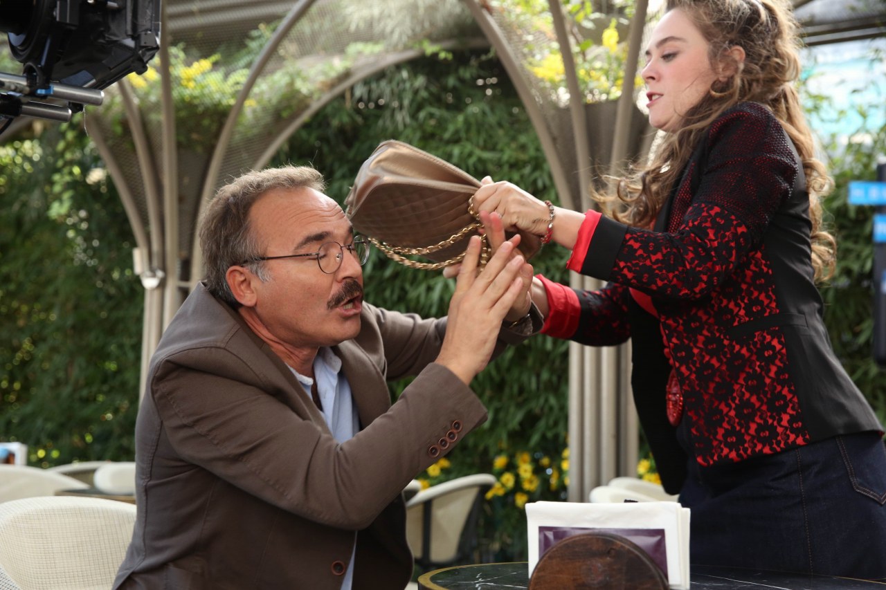 Aile Arasinda - Bild 12