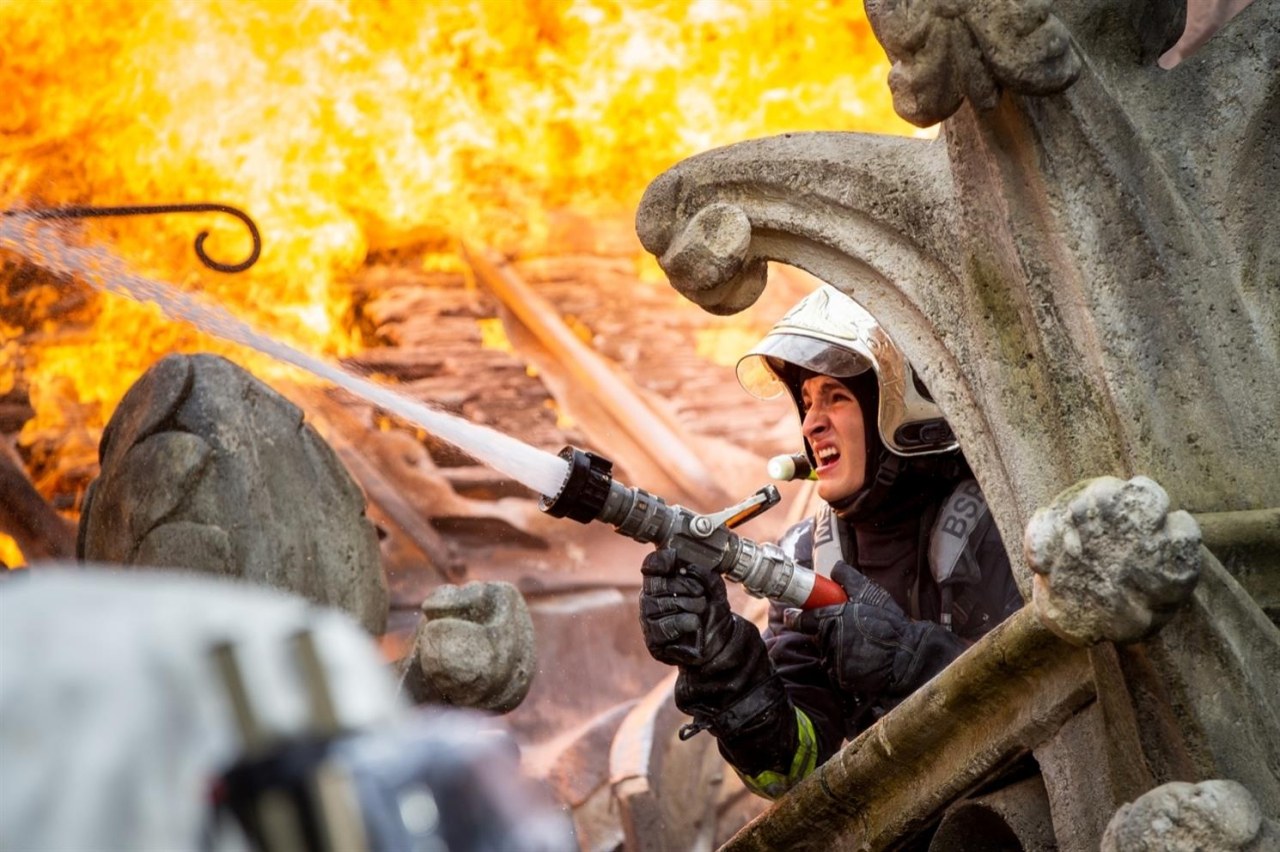 Notre-Dame in Flammen - Bild 2