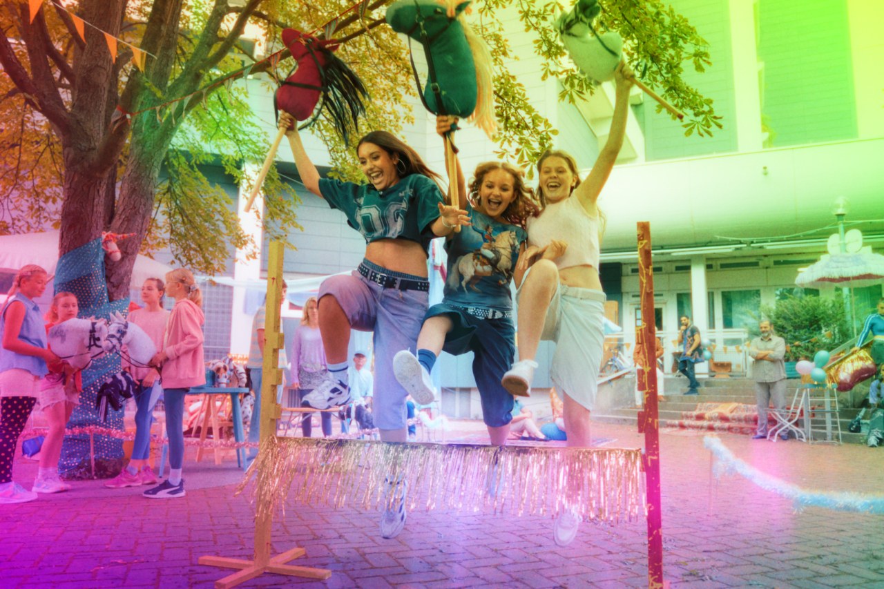 Pferd am Stiel - Bild 1