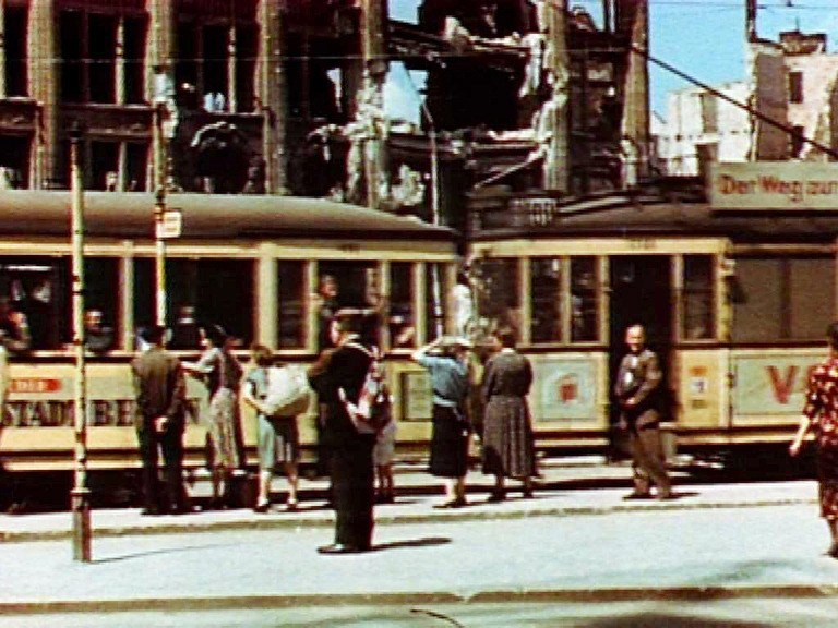 Spiegel TV - Berlin '45: Der Sturm auf Berlin / Der erste Sommer in Frieden - Bild 1