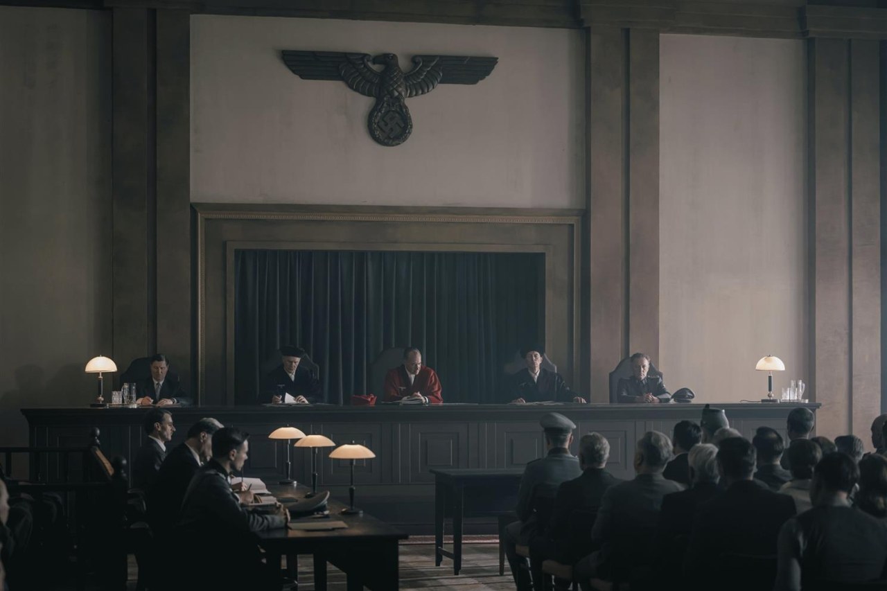 Wahrheit & Verrat - Truth & Treason - Bild 1