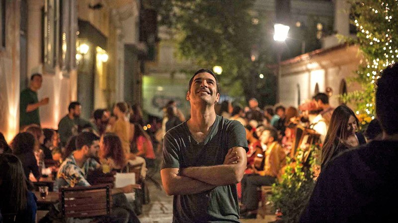 Worlds Apart - Bild 1