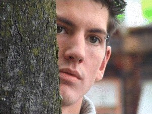 Dummer Junge - Garçon stupide - Bild 1