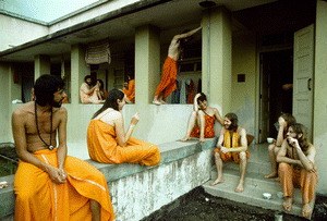 Guru - Bhagwan, His Secretary & His Bodyguard - Bild 2