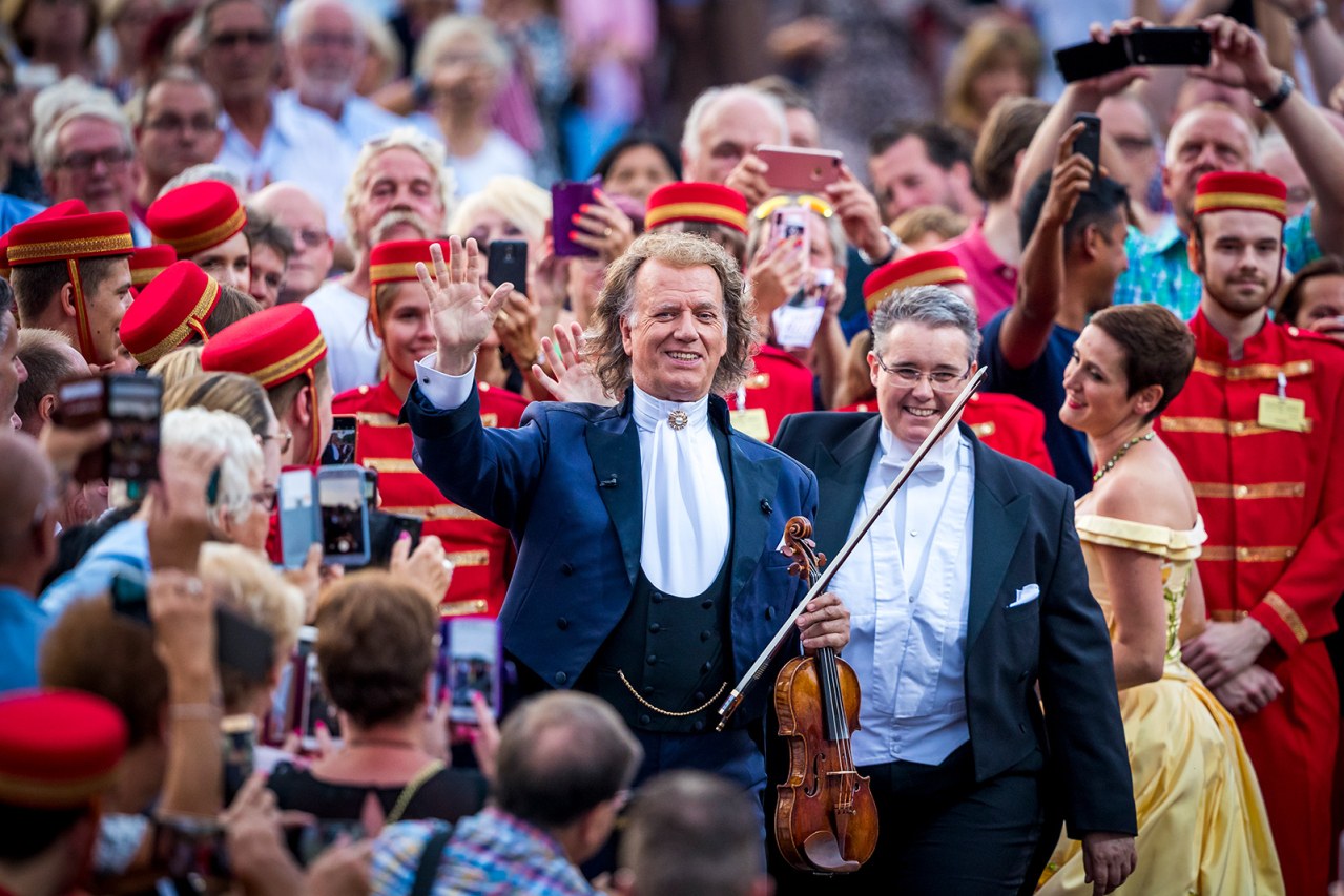 André Rieu - Happy Days Are Here Again! (Maastricht-Konzert 2022) - Bild 8