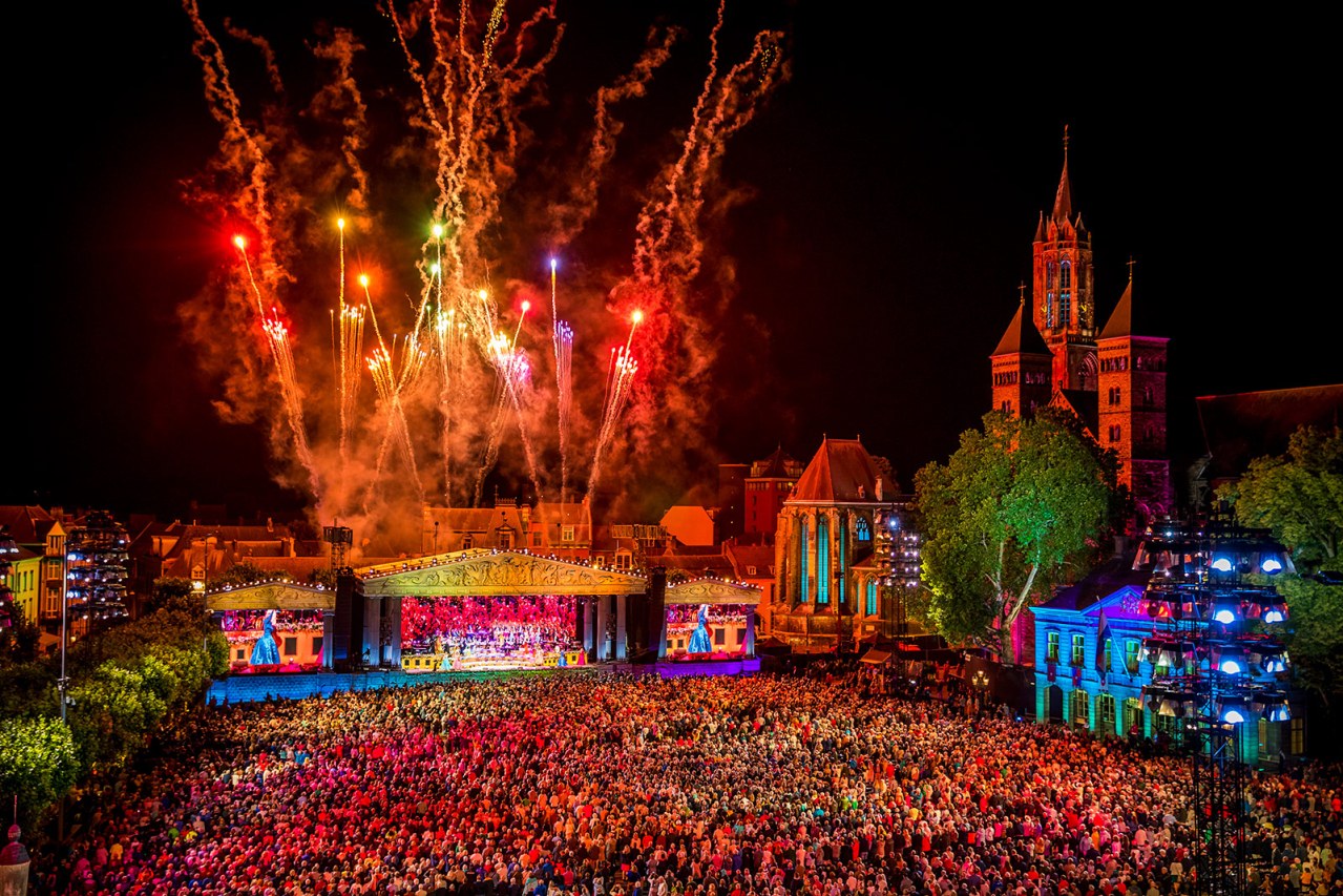 André Rieu - Happy Days Are Here Again! (Maastricht-Konzert 2022) - Bild 3