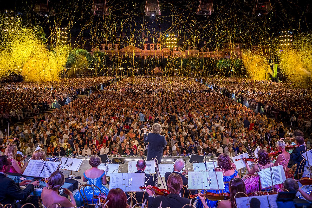 André Rieu - Love Is All Around (Maastricht-Konzert 2023) - Bild 11