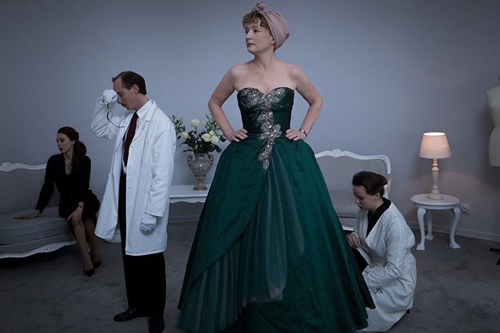 Mrs. Harris und ein Kleid von Dior - Bild 7